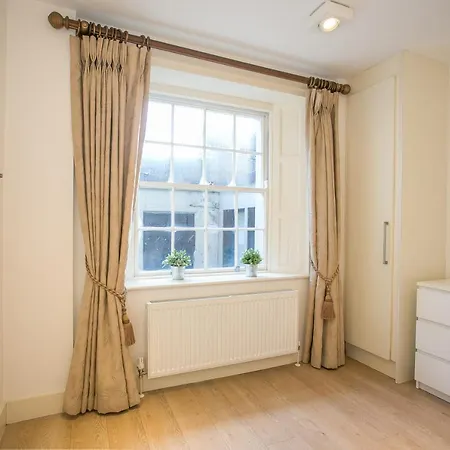 Hatch Street St Stephen's Apartment *